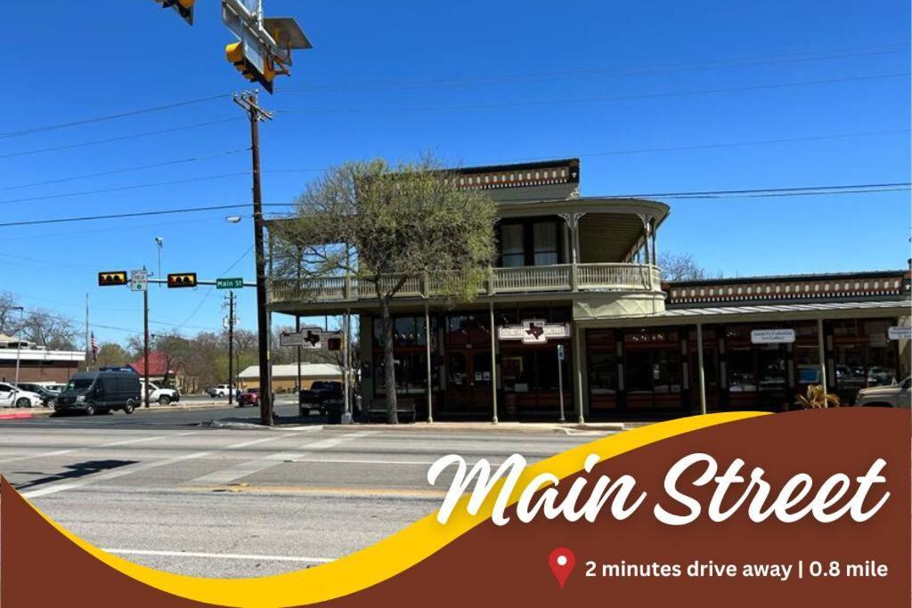 Pet Friendly! Hot Tub, 2Mins From Main, Fire Pit Villa Fredericksburg Exterior photo